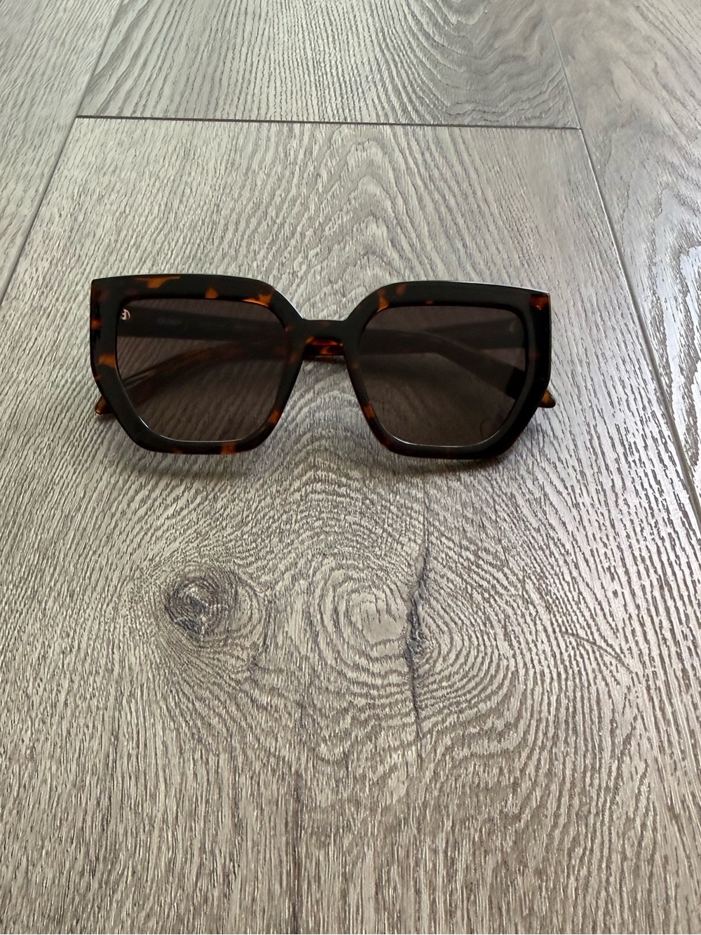 quay australia brown tortoise square retro modern cat eye sunglasses eyewear NEW